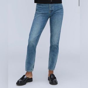 Everlane 90s cheeky jean. Size 32